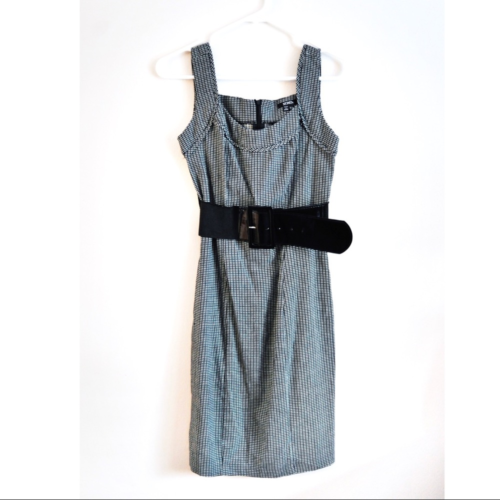 Houndstooth belted dress